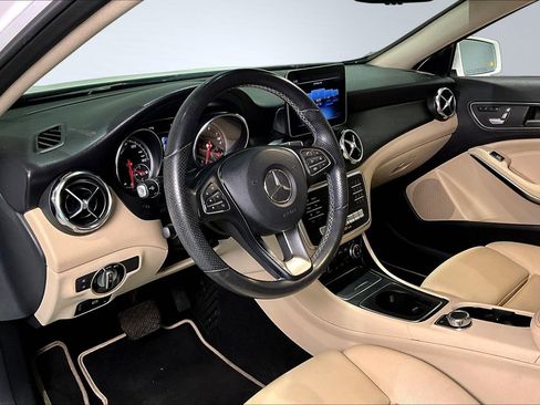 Used 2019 Mercedes-Benz GLA 250 w/ Convenience Package image 16