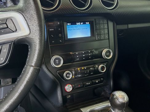 Used 2019 Ford Mustang Coupe image 18