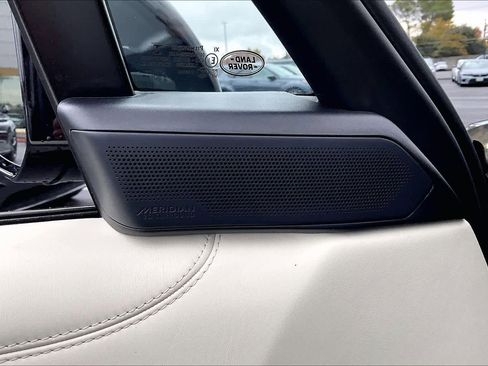 Used 2023 Land Rover Range Rover Autobiography image 33