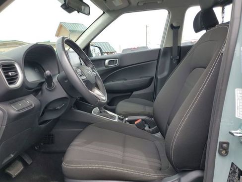 Used 2025 Hyundai Venue SEL FWD image 19
