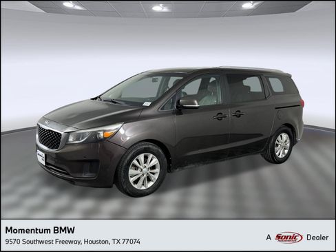Used 2017 Kia Sedona LX w/ LX Essentials Premium Package FWD image 1