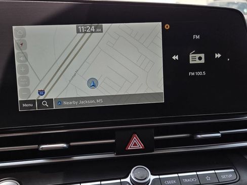 Used 2025 Hyundai Elantra SEL FWD image 11
