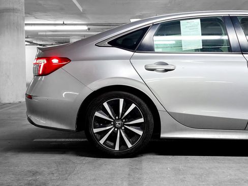 Certified 2023 Honda Civic EX image 17