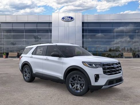 New 2026 Ford Explorer Active w/ Active Comfort Package AWD/4WD image 7