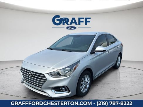 Used 2021 Hyundai Accent SEL FWD image 2