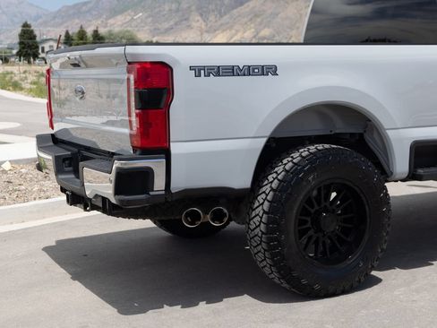 Used 2025 Ford F350 Lariat w/ Tremor Off-Road Package AWD/4WD image 12