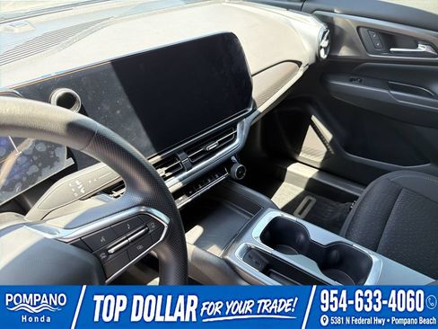 Used 2025 Chevrolet Equinox EV LT FWD image 28