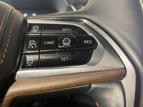 Used 2024 Jeep Grand Cherokee L Summit w/ Rear Seat Video Group I AWD/4WD image 34