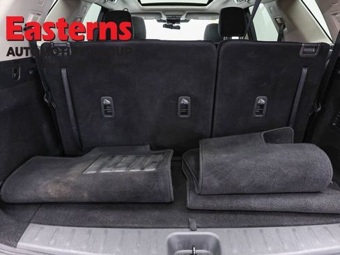 Used 2023 Nissan Pathfinder SV w/ SV Premium Package AWD/4WD image 9