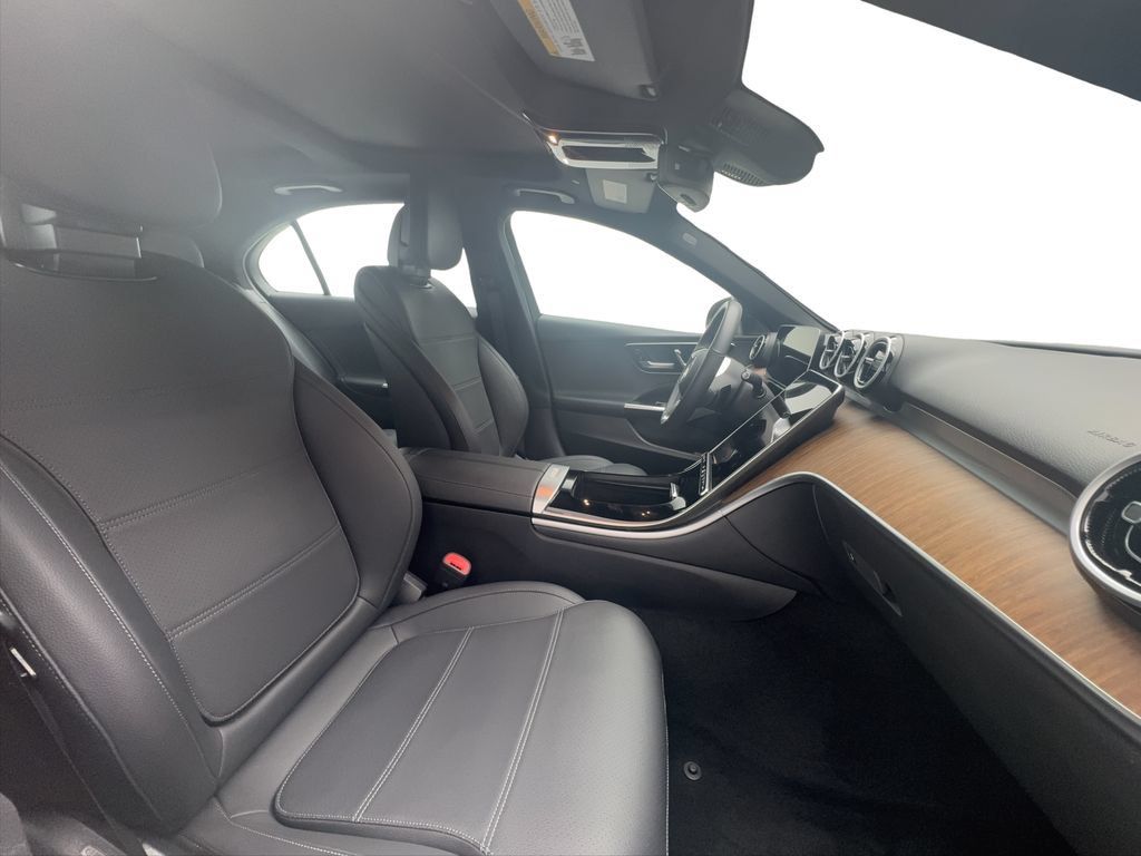 Used 2025 Mercedes-Benz C 300 4MATIC Sedan image 28