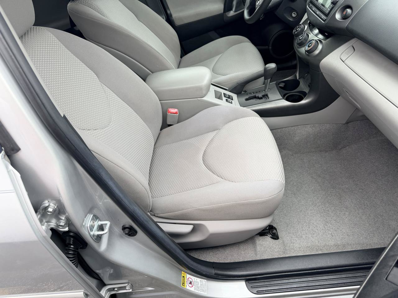 Used 2012 Toyota RAV4 FWD w/ Upgrade Value Pkg image 28