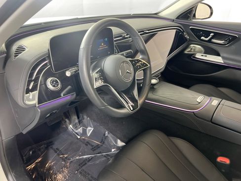 Used 2024 Mercedes-Benz E 350 4MATIC Sedan image 9