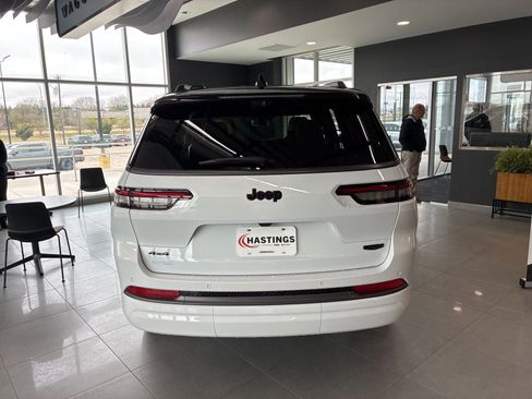 New 2026 Jeep Grand Cherokee L Summit w/ Obsidian Package image 4