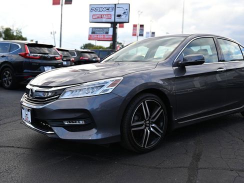 Used 2016 Honda Accord Touring image 3