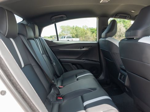 New 2026 Toyota Camry Hybrid FWD image 22