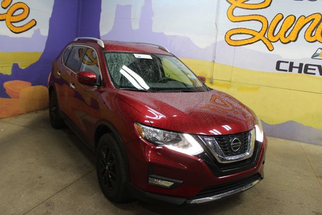 Used 2019 Nissan Rogue SV AWD/4WD image 2