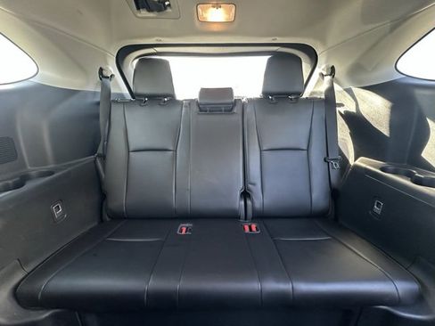 Used 2021 Toyota Highlander Limited image 17