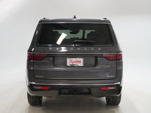 Used 2022 Jeep Wagoneer Series III w/ Premium Group I image 7