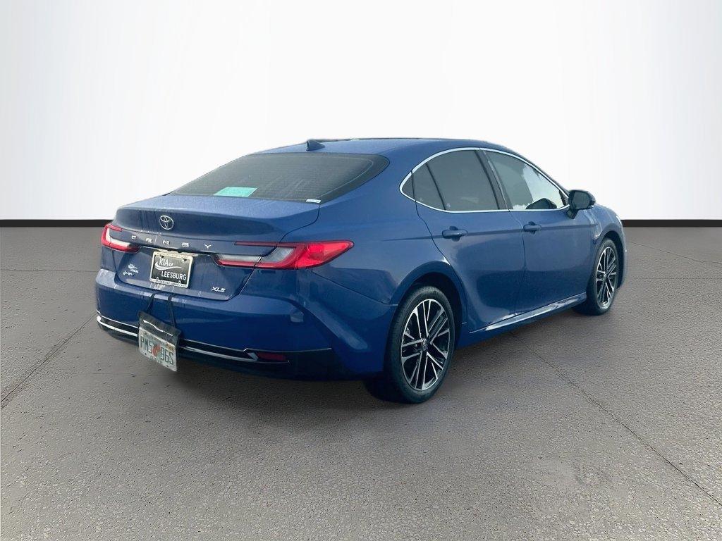 Used 2025 Toyota Camry XLE FWD image 7