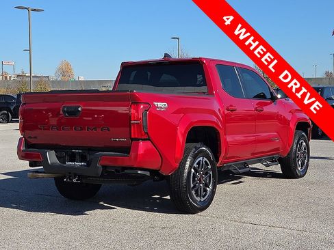 Used 2025 Toyota Tacoma TRD Sport image 5