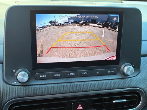 Used 2023 Hyundai Kona SE w/ Cargo Package image 9