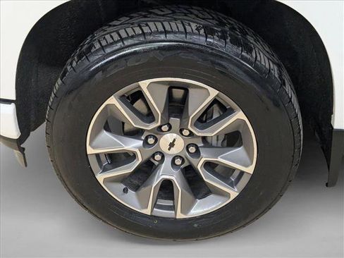 Used 2019 Chevrolet Silverado 1500 RST image 26