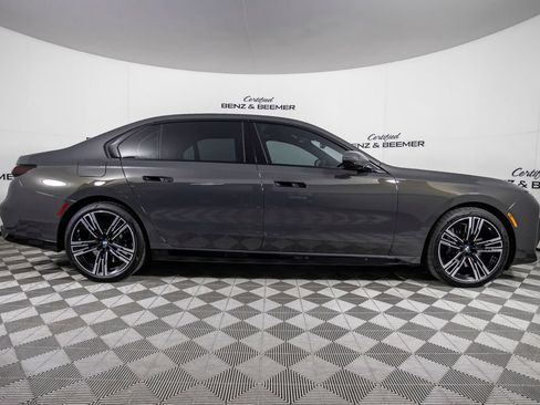 Used 2023 BMW 760i xDrive AWD/4WD image 15