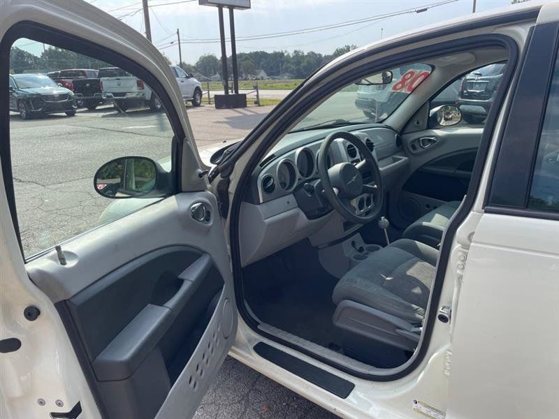 Used 2008 Chrysler PT Cruiser FWD image 7