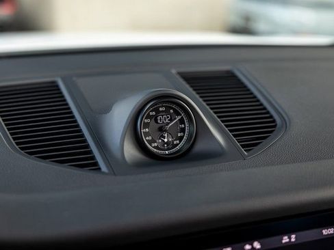 Certified 2025 Porsche Macan S image 55