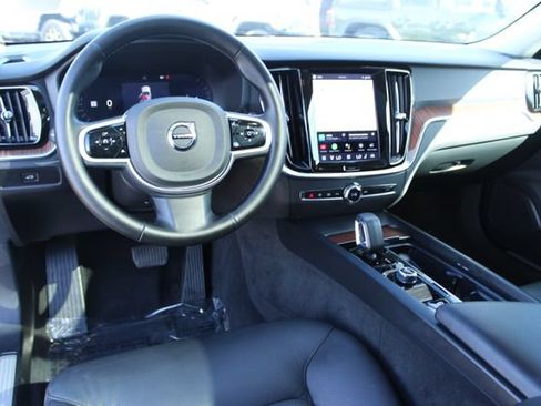 Used 2025 Volvo V60 B5 Cross Country Plus AWD/4WD image 15