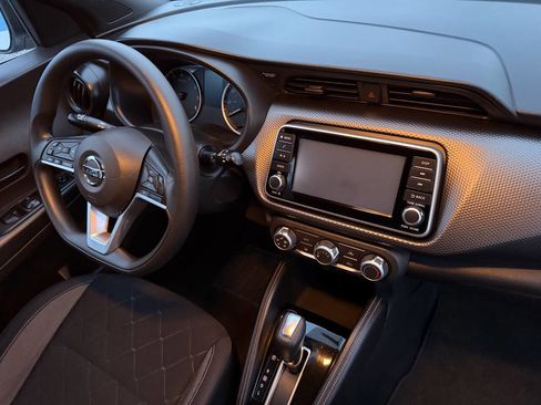 Used 2018 Nissan Kicks S image 32