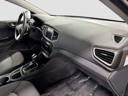 Used 2018 Hyundai Ioniq SEL image 31
