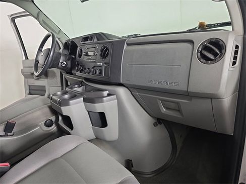 Used 2011 Ford E-350 and Econoline 350 XLT image 16