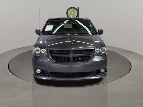 Used 2018 Dodge Grand Caravan SXT w/ Blacktop Package image 2
