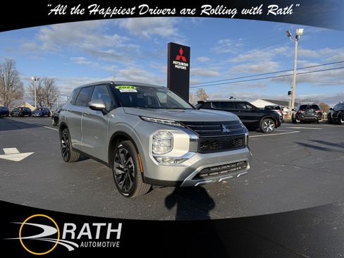 Used 2024 Mitsubishi Outlander SE image 1