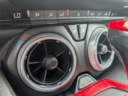 Used 2020 Chevrolet Camaro LT RWD image 18