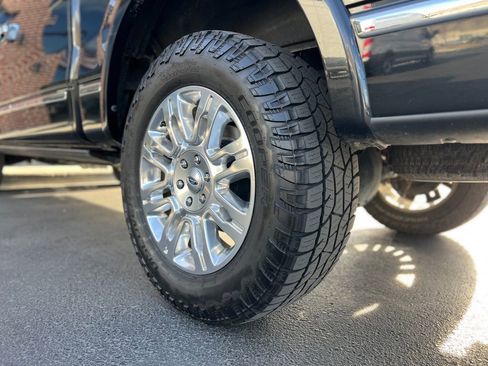 Used 2011 Ford F150 Platinum image 32