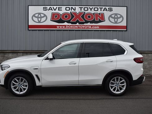 Used 2023 BMW X5 xDrive45e w/ Parking Assistance Package AWD/4WD image 4
