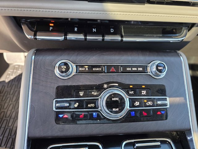 Certified 2024 Lincoln Aviator Reserve w/ Equipment Group 201A AWD/4WD image 13