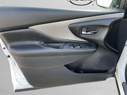 Used 2024 Nissan Murano SV image 22