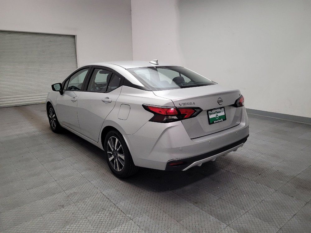 Used 2023 Nissan Versa SV FWD image 5