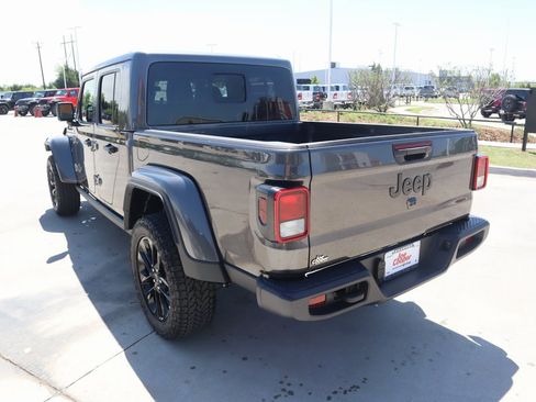 New 2025 Jeep Gladiator Sport image 21