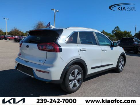 Used 2019 Kia Niro EX image 5
