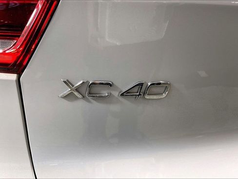 Used 2022 Volvo XC40 P8 Recharge Plus AWD/4WD image 7