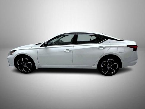 Certified 2023 Nissan Altima 2.5 SR AWD/4WD image 8