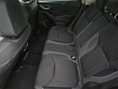 Used 2023 Subaru Forester Premium image 30