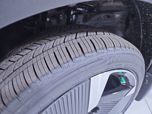 New 2025 Nissan Kicks SR image 26