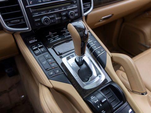 Used 2014 Porsche Cayenne Diesel AWD/4WD image 43