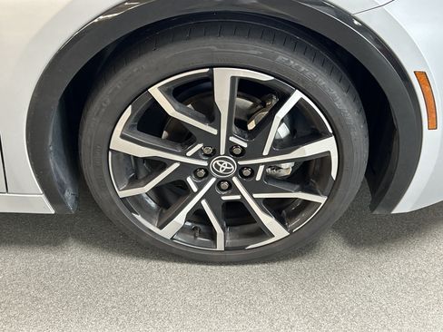 Used 2024 Toyota Prius Prime FWD image 13