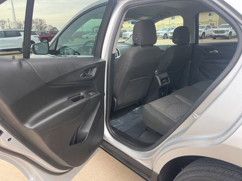 Used 2018 Chevrolet Equinox LT image 33